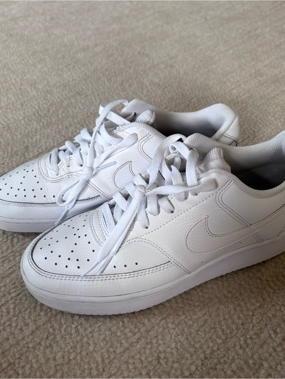 Nike Women’s White Low-Top Sneakers - Picture 7 of 11